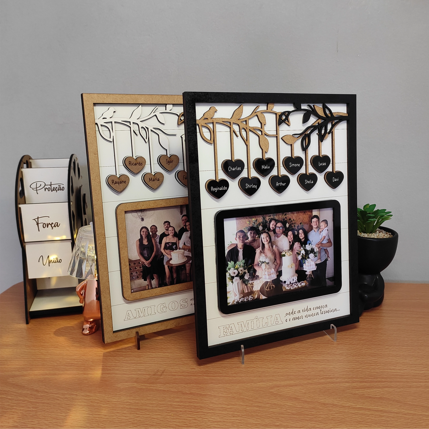 Quadro com galhos, seus nomes, foto e mensagem