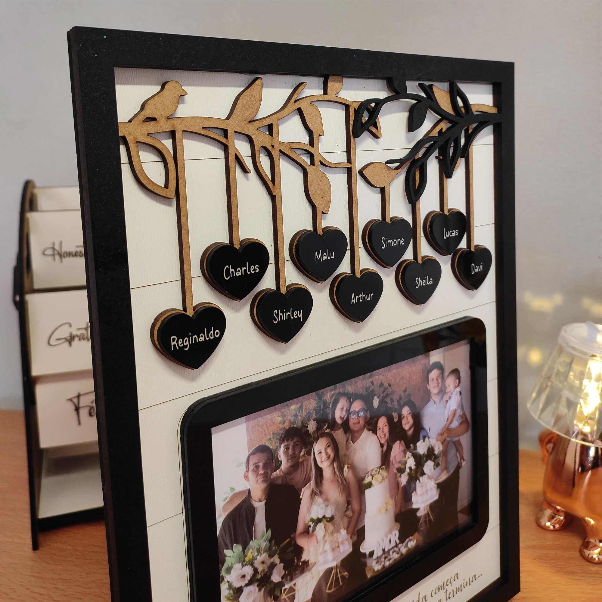 Quadro com galhos, seus nomes, foto e mensagem (Preto)