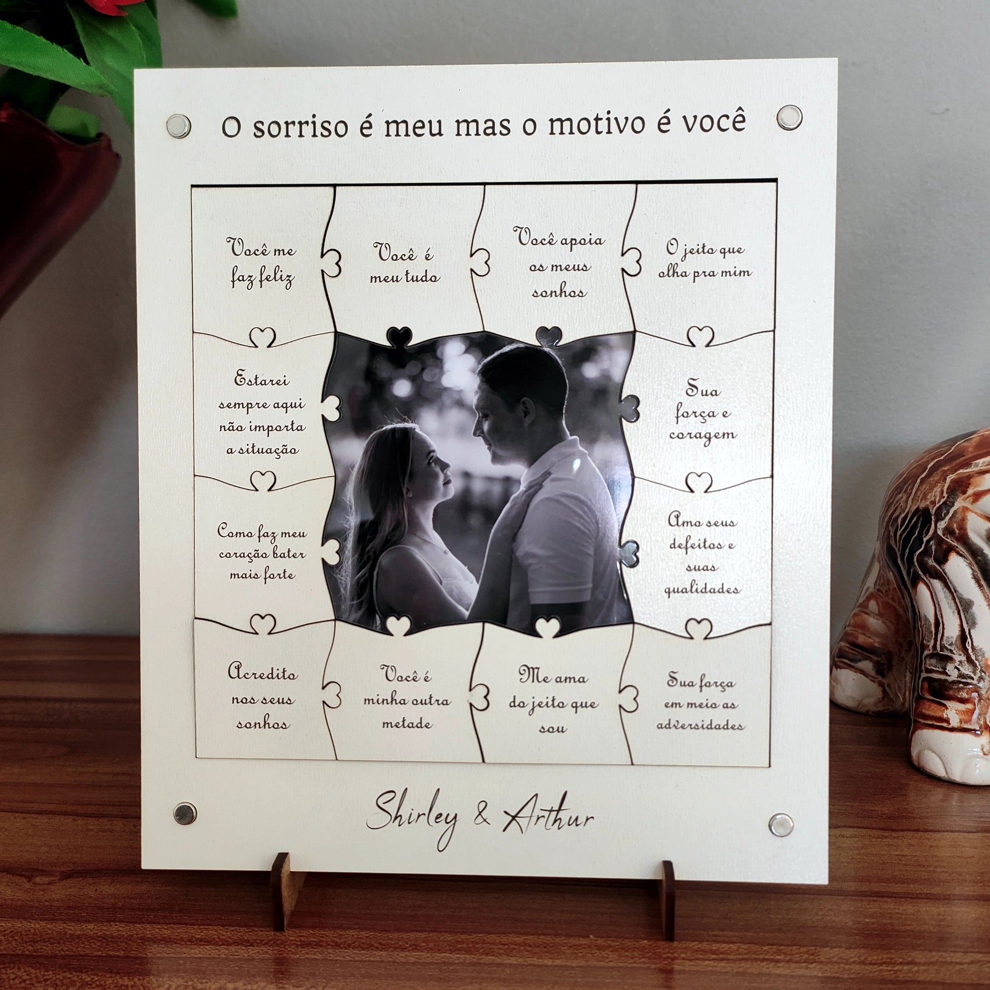 Quadro com 12 Mensagens em forma de Puzzle Branco