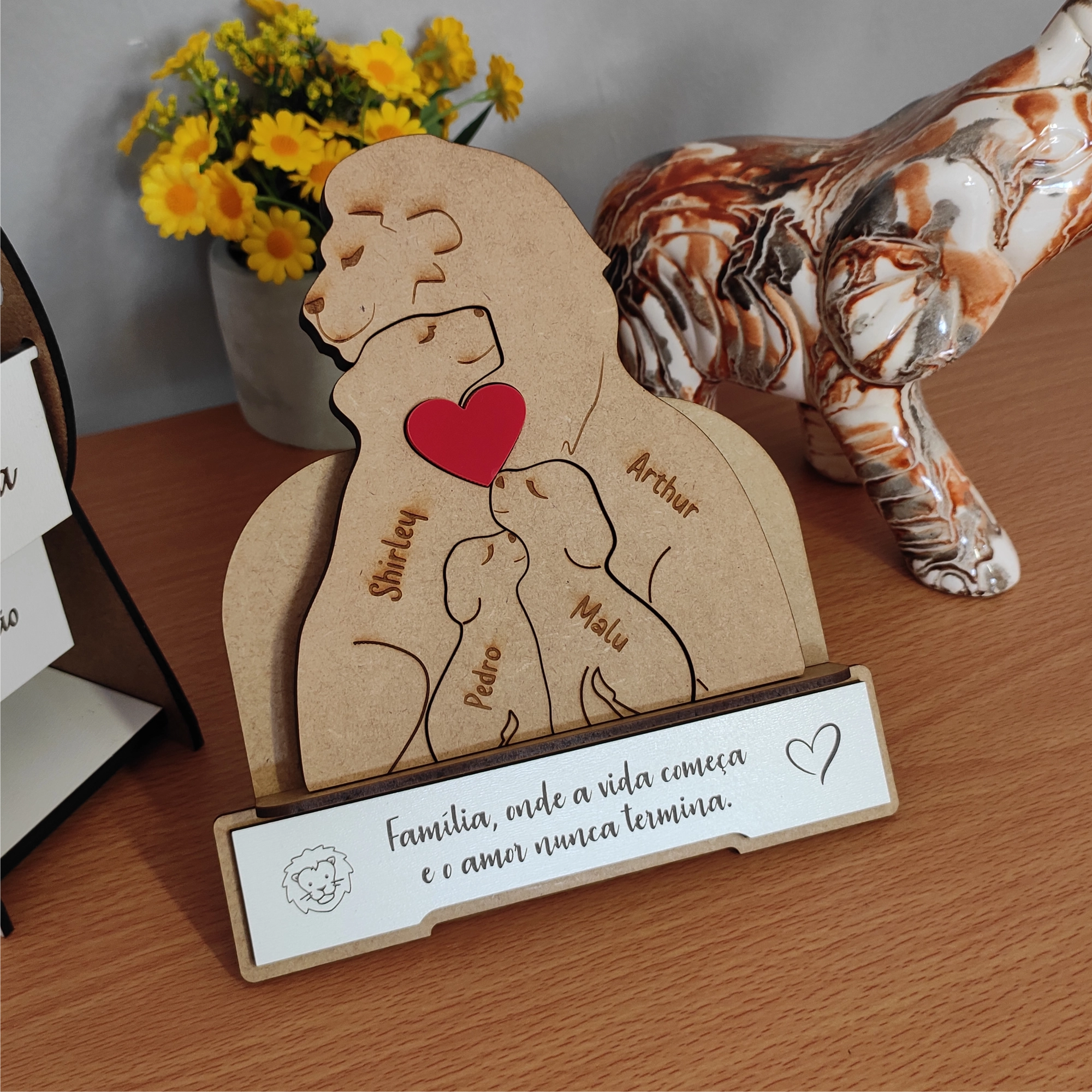 Abraço de Leão em Família, decoração em mdf